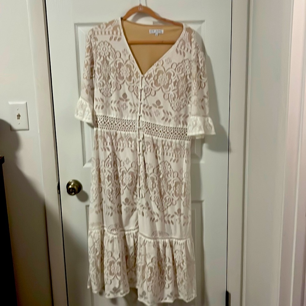 Elegant Cream Lace Midi Dress